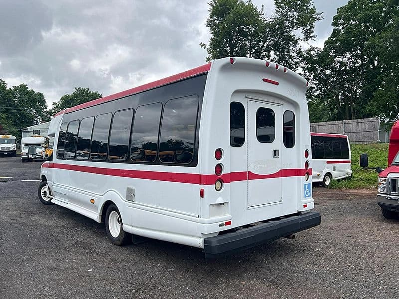 2013 Turtletop Odyssey Shuttle Bus - Image 13