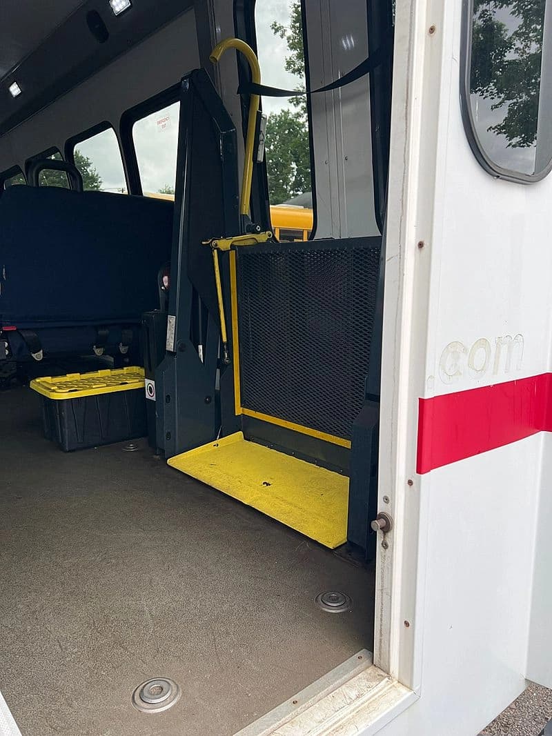 2013 Turtletop Odyssey Shuttle Bus - Image 15