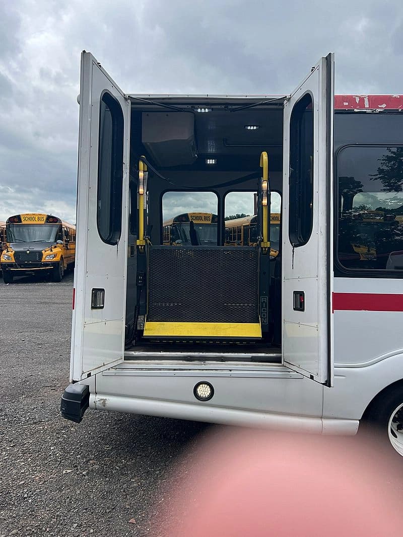 2013 Turtletop Odyssey Shuttle Bus - Image 16