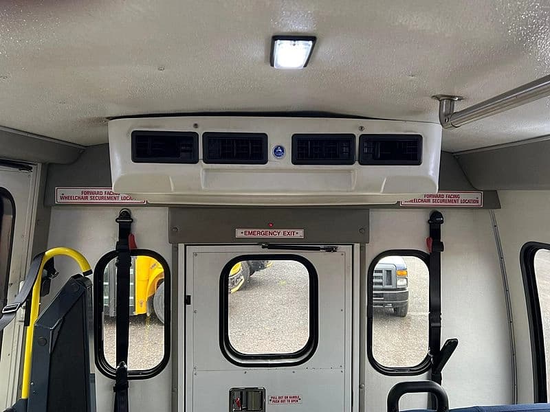 2013 Turtletop Odyssey Shuttle Bus - Image 21