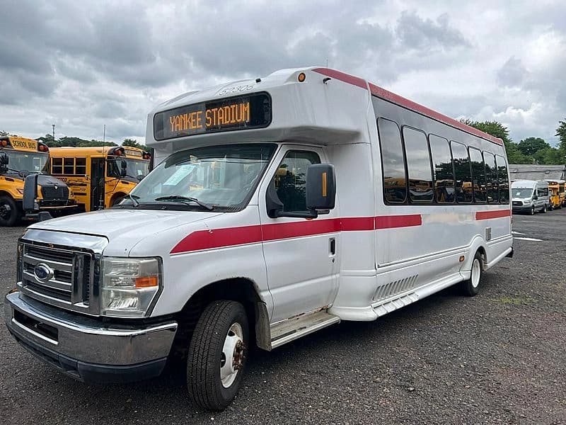 2013 Turtletop Odyssey Shuttle Bus - Image 1