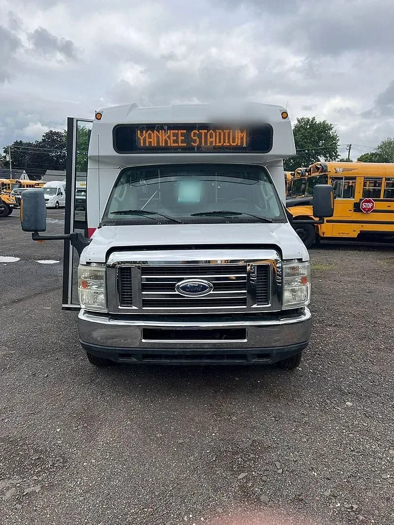 2013 Turtletop Odyssey Shuttle Bus - Image 2