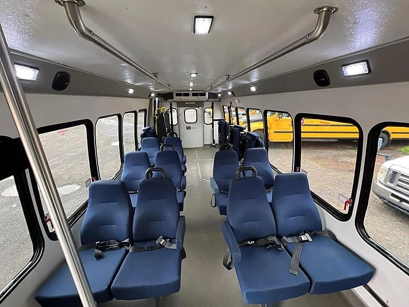 2013 Turtletop Odyssey Shuttle Bus - Image 5