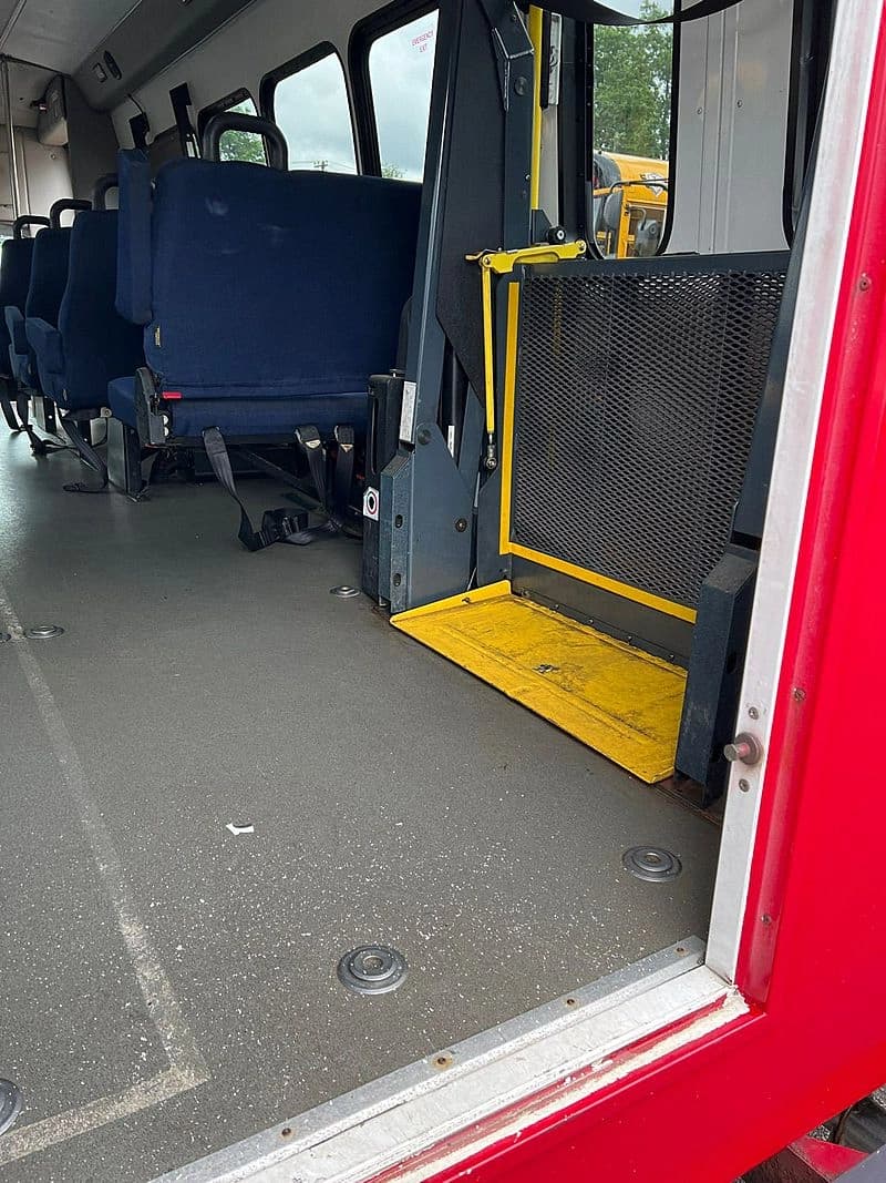 2013 Turtletop Odyssey Shuttle Bus - Image 14