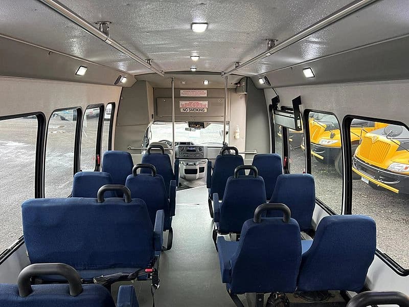 2013 Turtletop Odyssey Shuttle Bus - Image 23