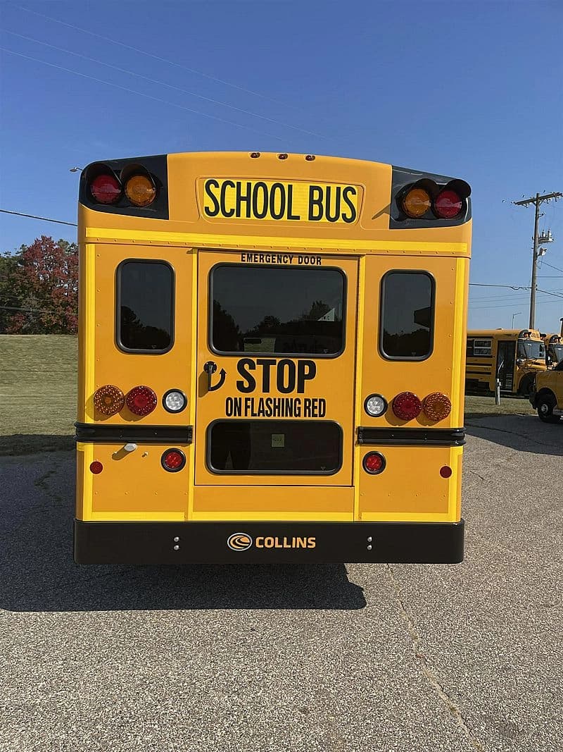 2024 Chevy 6.6l L8T gas Shuttle Bus - Image 3