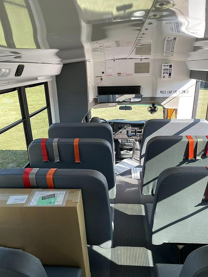 2024 Chevy 6.6l L8T gas Shuttle Bus - Image 5