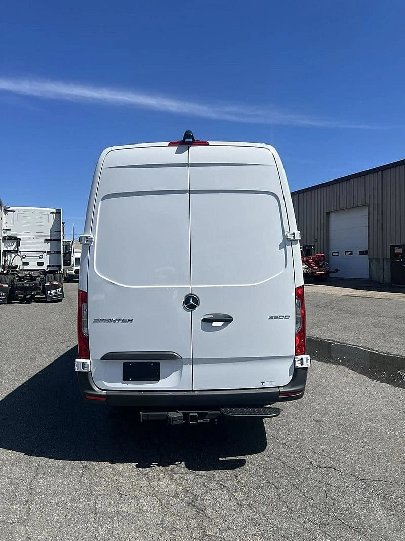 2023 Mercedes Sprinter Van - Image 6