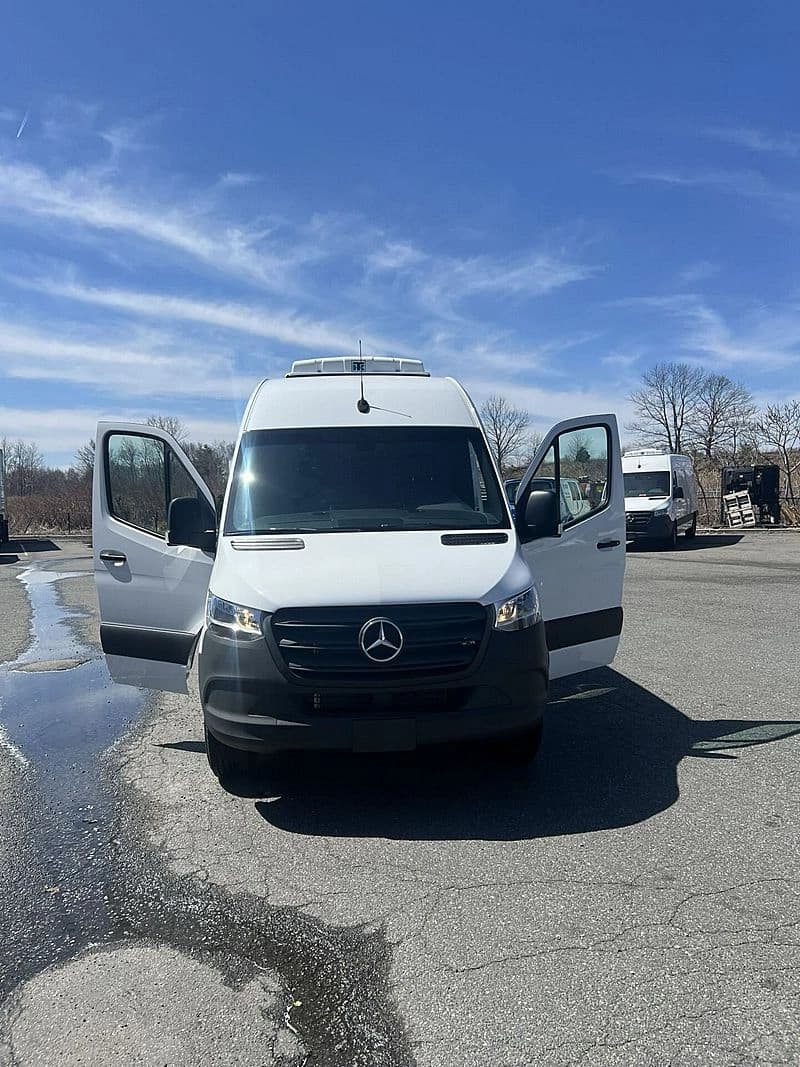 2023 Mercedes Sprinter Van - Image 9