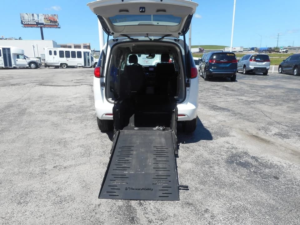 2023 Chrysler Rear Entry Cutaway - Image 2