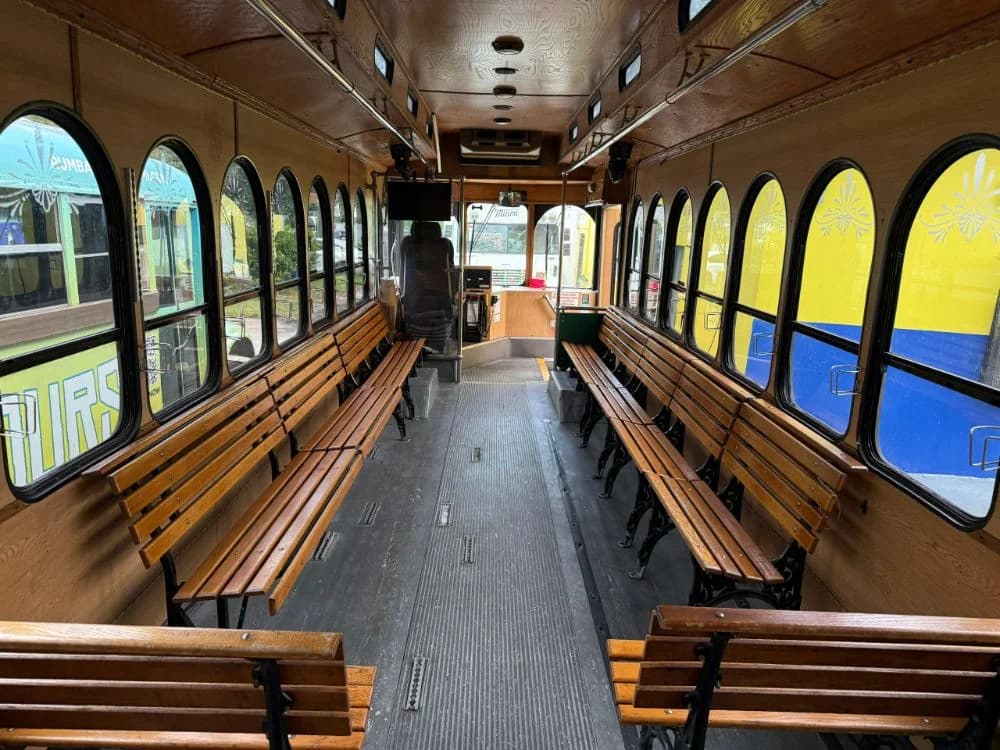 2002 Freightliner Trolley - Image 6