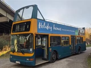 2000 Volvo B7 bus