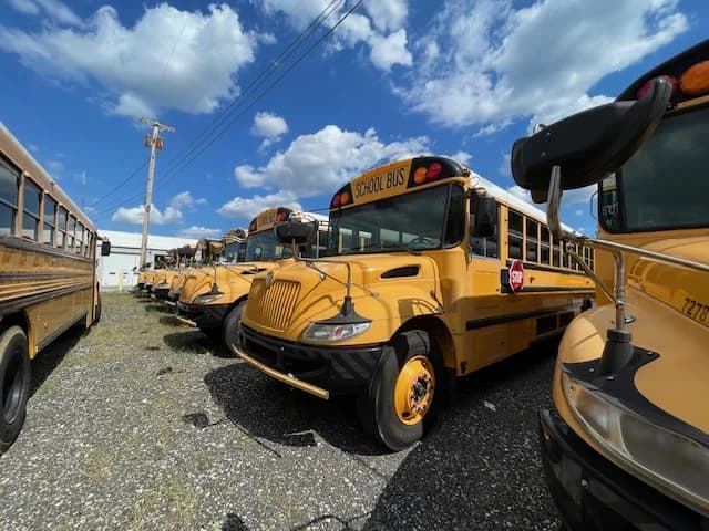 5 Buses With A/C Cummins 77P - Image 10