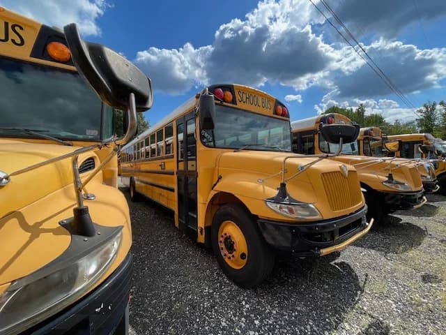 5 Buses With A/C Cummins 77P - Image 12