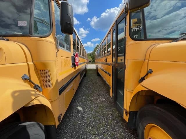 5 Buses With A/C Cummins 77P - Image 14