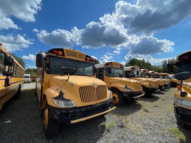 5 Buses With A/C Cummins 77P - Image 16