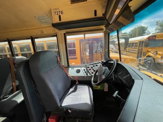 5 Buses With A/C Cummins 77P - Image 2