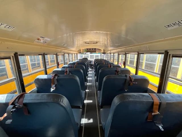 5 Buses With A/C Cummins 77P - Image 4