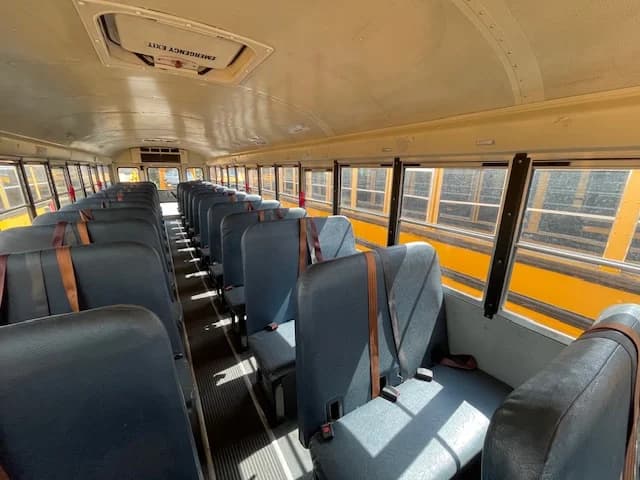5 Buses With A/C Cummins 77P - Image 7