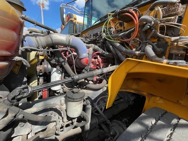 5 Buses With A/C Cummins 77P - Image 8