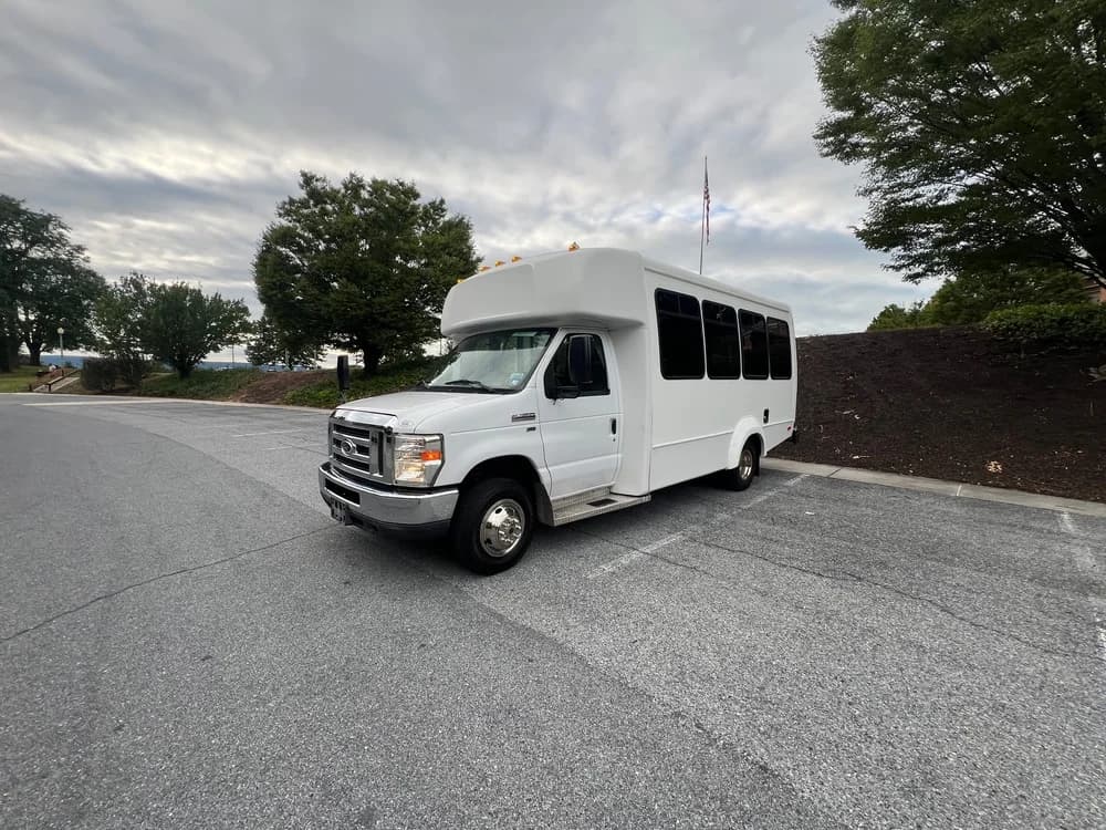 2015 Ford E350 - Image 2