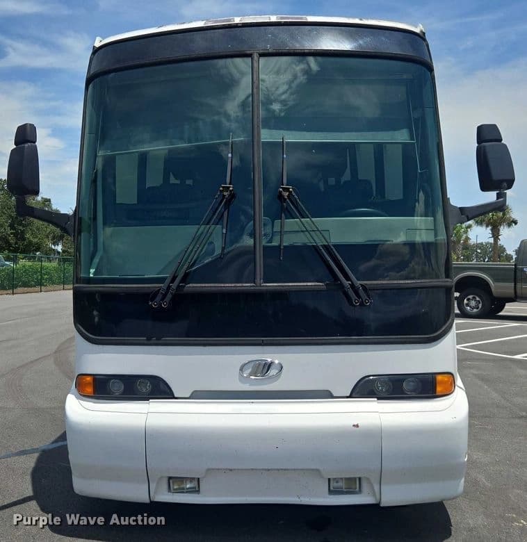 1999 Motor Coach Industries coach bus Coach - Image 2