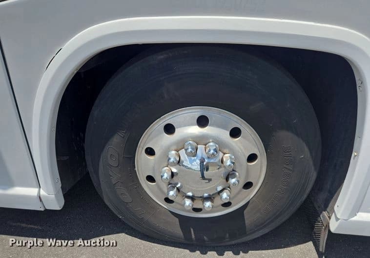 1999 Motor Coach Industries coach bus Coach - Image 101