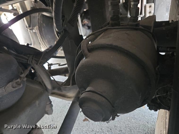 1999 Motor Coach Industries coach bus Coach - Image 26