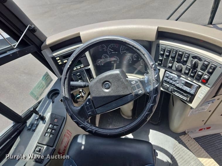 1999 Motor Coach Industries coach bus Coach - Image 33