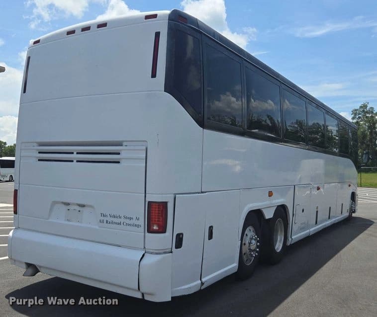 1999 Motor Coach Industries coach bus Coach - Image 5