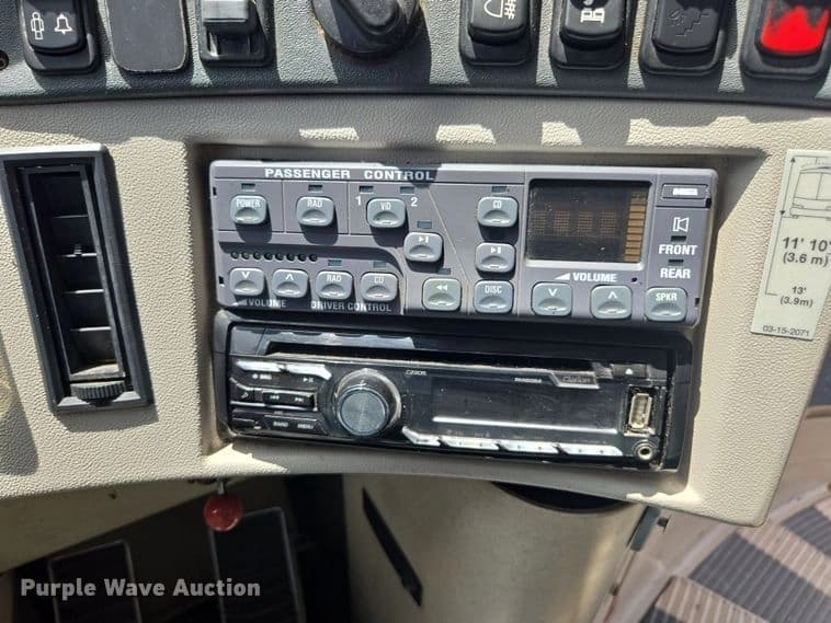 1999 Motor Coach Industries coach bus Coach - Image 48