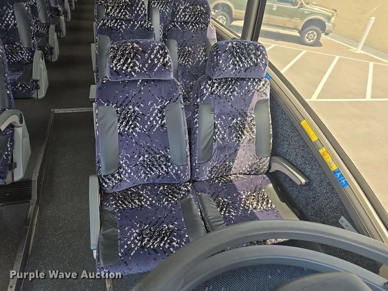 1999 Motor Coach Industries coach bus Coach - Image 49