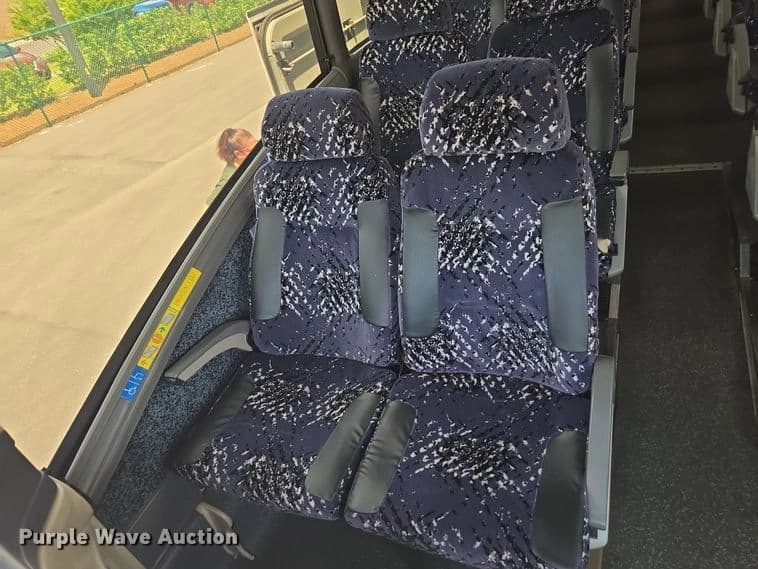 1999 Motor Coach Industries coach bus Coach - Image 50