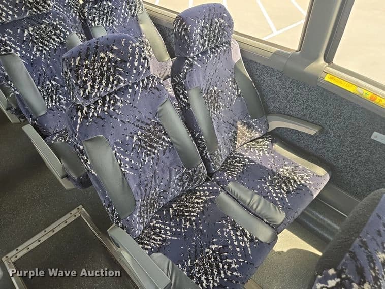 1999 Motor Coach Industries coach bus Coach - Image 52