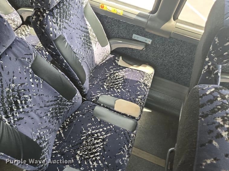 1999 Motor Coach Industries coach bus Coach - Image 59