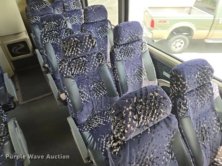 1999 Motor Coach Industries coach bus Coach - Image 62