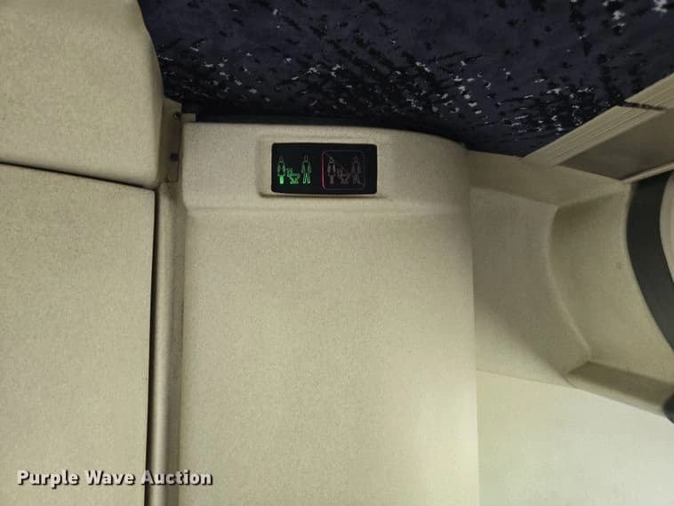 1999 Motor Coach Industries coach bus Coach - Image 65