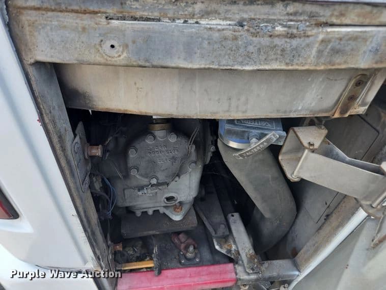 1999 Motor Coach Industries coach bus Coach - Image 73