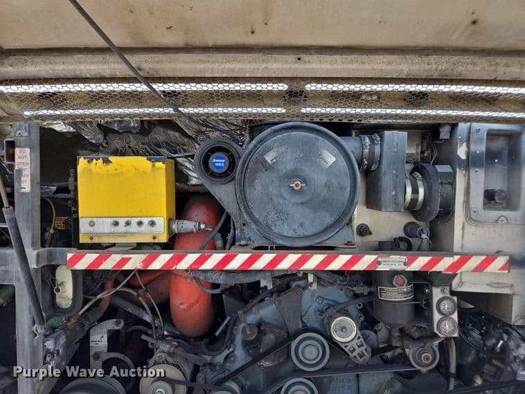 1999 Motor Coach Industries coach bus Coach - Image 75