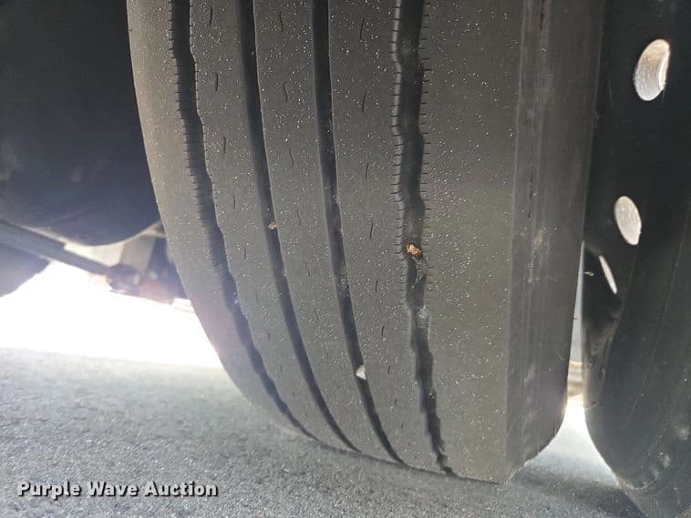 1999 Motor Coach Industries coach bus Coach - Image 94