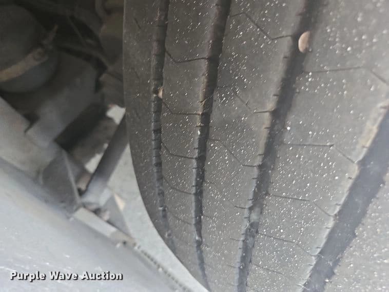 1999 Motor Coach Industries coach bus Coach - Image 96