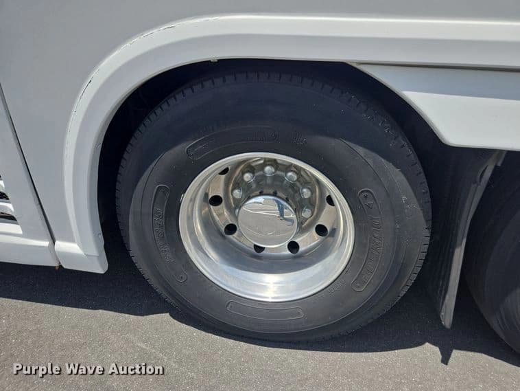 1999 Motor Coach Industries coach bus Coach - Image 99