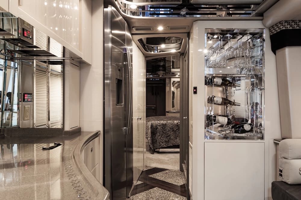 2008 Prevost H3-45 Motorhome - Image 12