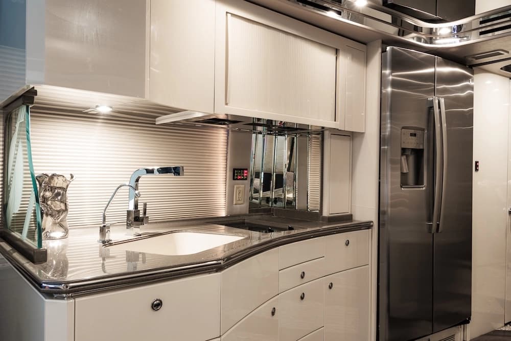 2008 Prevost H3-45 Motorhome - Image 13