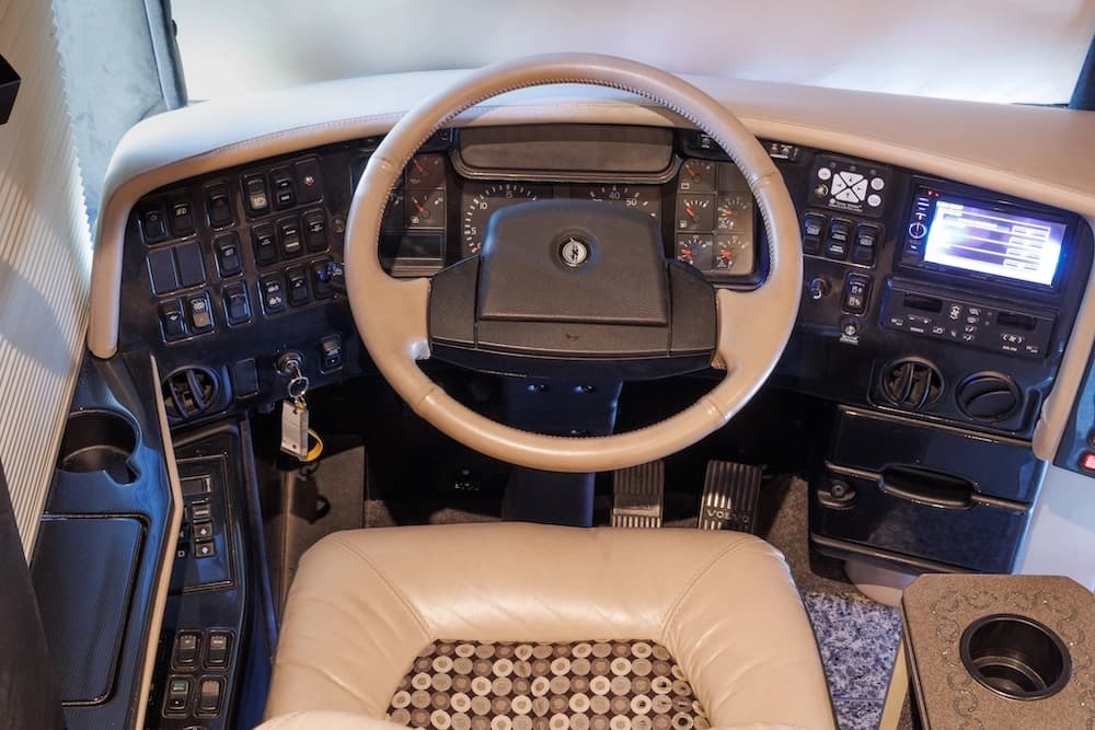 2008 Prevost H3-45 Motorhome - Image 6