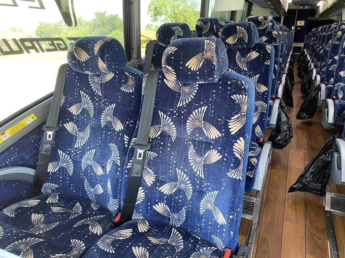 2015 MCI J4500 Coach Bus - Image 17