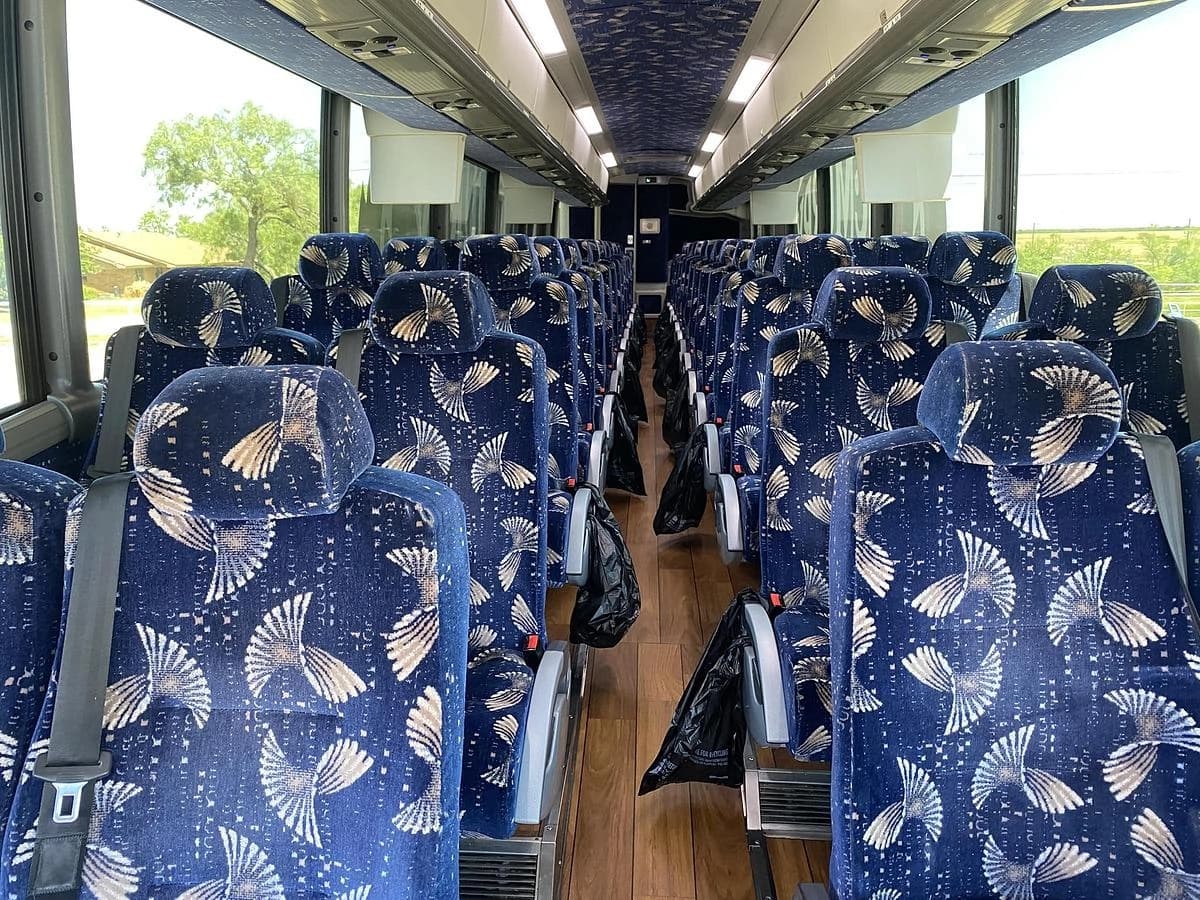 2015 MCI J4500 Coach Bus - Image 19