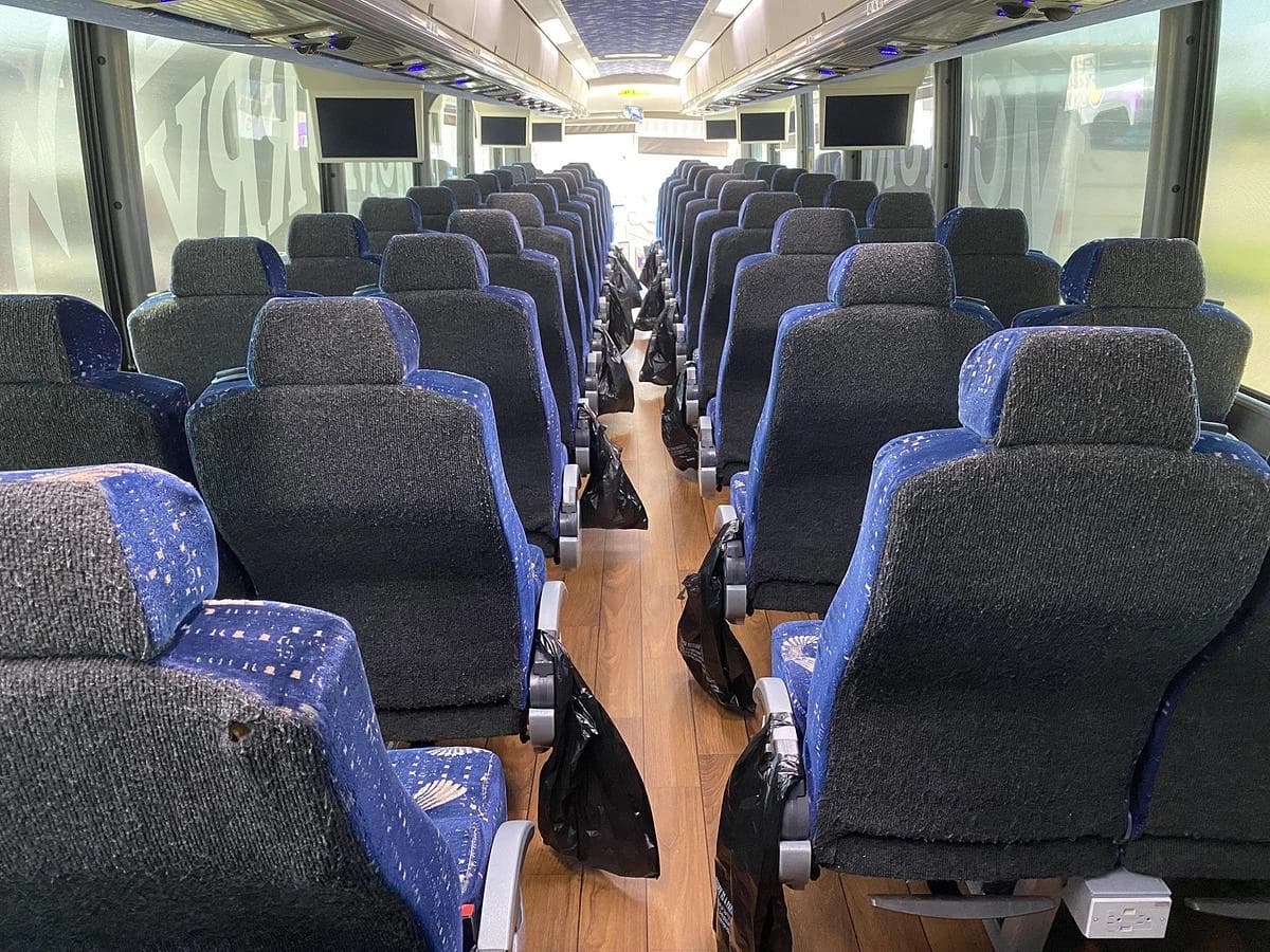 2015 MCI J4500 Coach Bus - Image 31