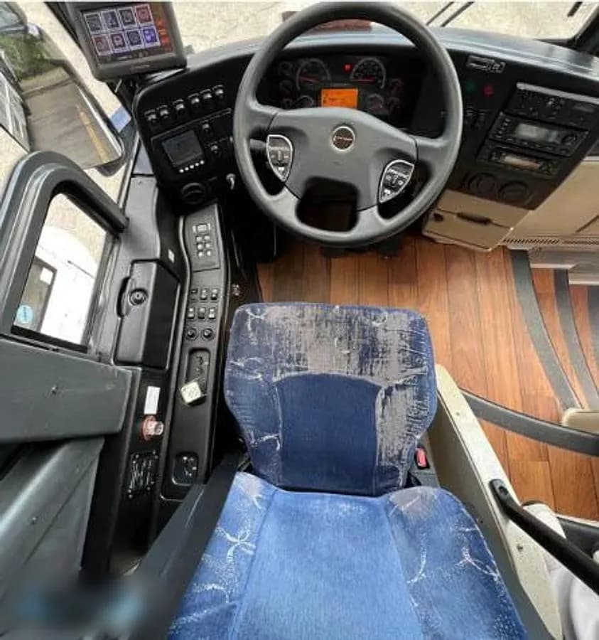 2015 Prevost H3-45 Coach - Image 5