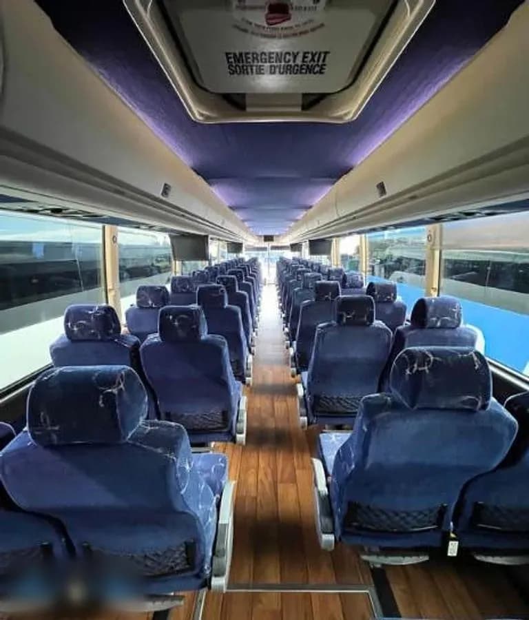 2015 Prevost H3-45 Coach - Image 6